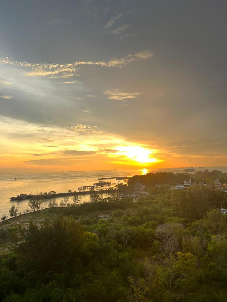 D'Wharf Hotel & Serviced Residence Πορτ Ντίξον Εξωτερικό φωτογραφία